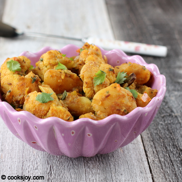 Aloo Gobi (Cauliflower Potato Fry) | Cooks Joy