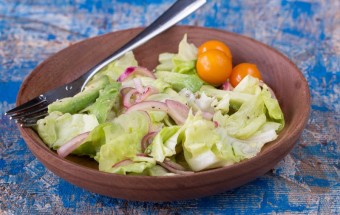 Avocado-Butter Lettuce Salad | Cooks Joy